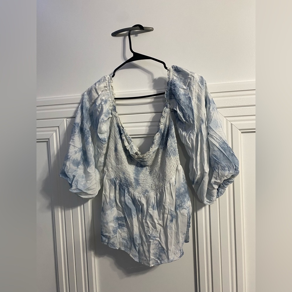 American Eagle off the shoulder puffy sleeve flowy crop top
